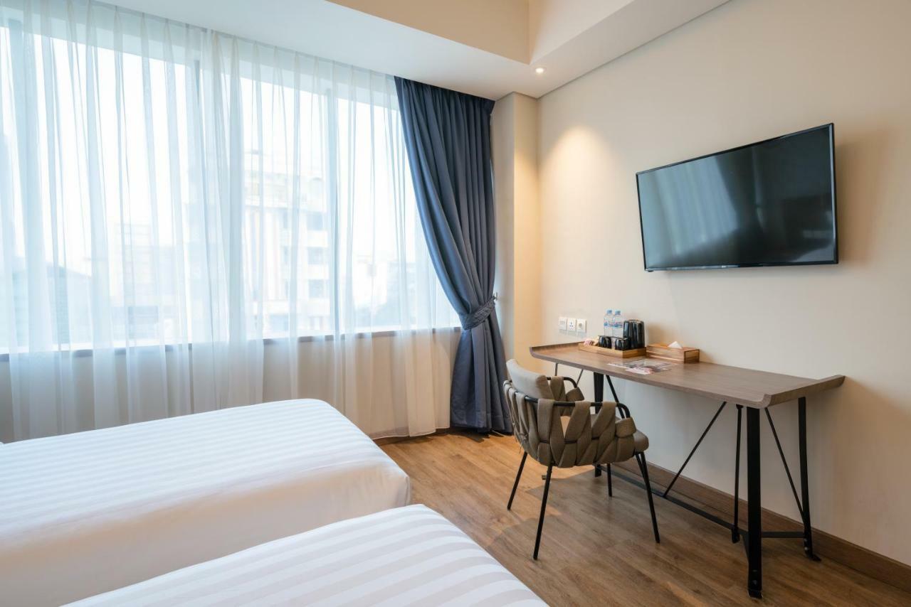 Luminor Hotel Jakarta Kota By Wh Zewnętrze zdjęcie